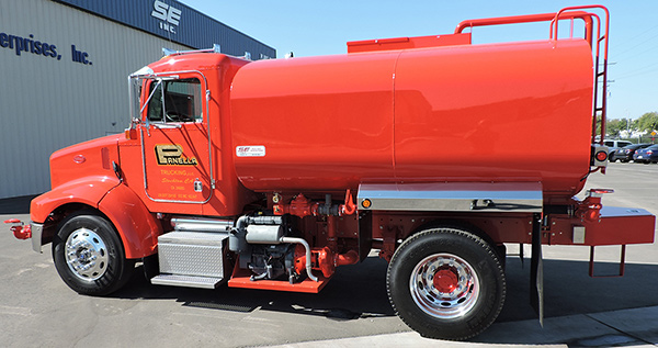 Peterbilt Water Truck - WO 135444